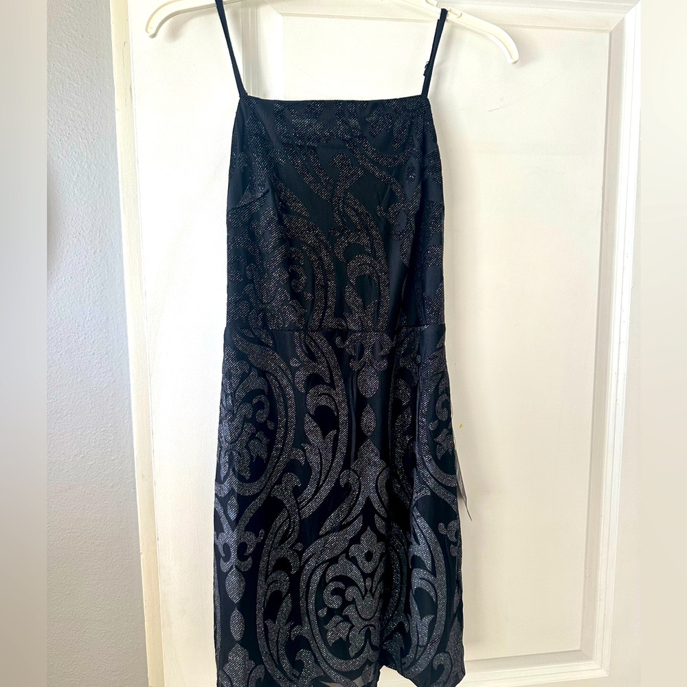Lulus NEW black dress with open back